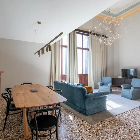 Infinite House Ca' Vendramin Venise